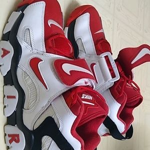 Men's Nike Air Barrage Mid University